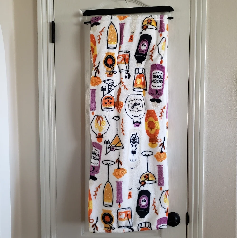 Halloween Collection Moon Tonic Cocktail Potion Throw Blanket 50x70 NWT